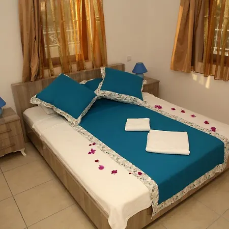 فيلة Aktas